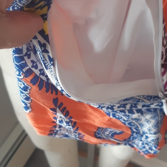 Colorful Paisley Scarf with Secret Pocket - Picture 4 of 4